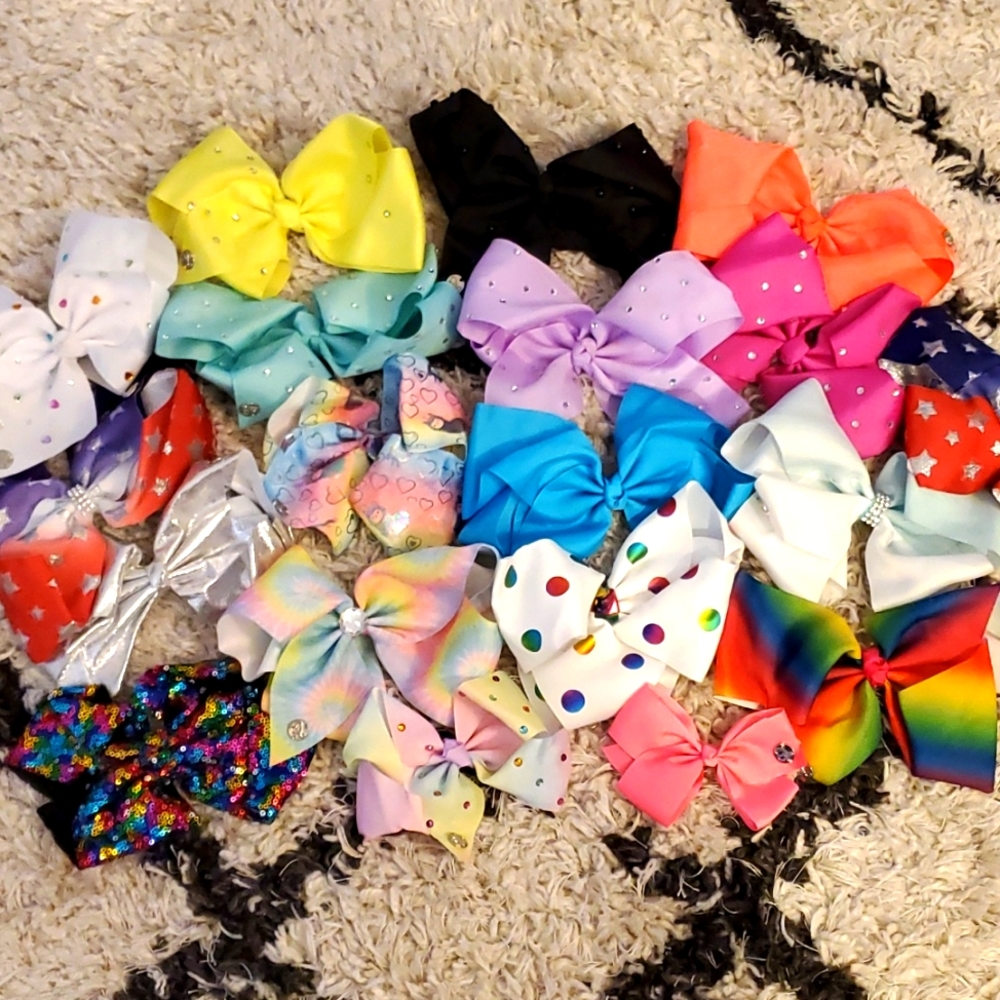 JoJo Siwa bows